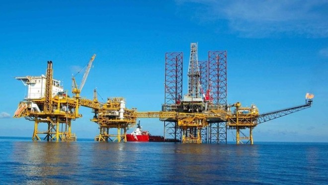 Mặc dù tăng sản lượng khai thác dầu thô nhưng Petro Vietnam vẫn không bù đắp được thiếu hụt trong kế hoạch tài chính, do giá dầu thô trên thị trường thế giới giảm quá sâu.<br>