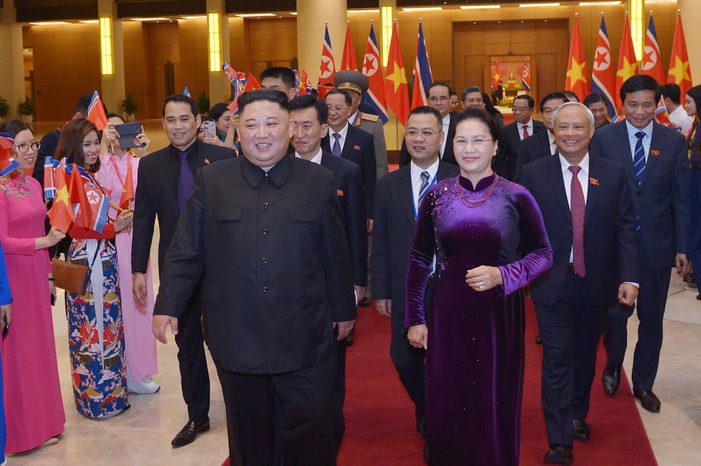 Chủ tịch Quốc hội hội kiến Chủ tịch Triều Tiên  - Ảnh 1.