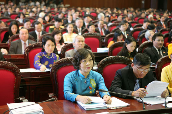 Đại biểu Quốc hội cân nhắc kỹ trước khi bấm nút biểu quyết - Ảnh: CTV.