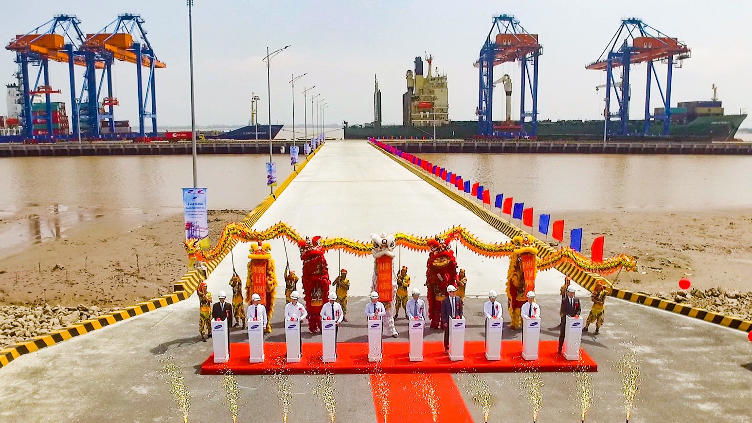 Cảng Nam Đình Vũ là điểm trung chuyển hàng hóa lý tưởng trong chuỗi logistics toàn cầu.