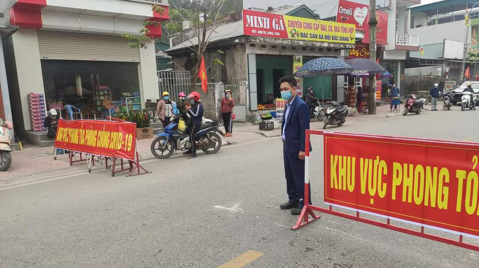 Cơ quan chức năng phong tỏa nhiều khu vực liên quan ca bệnh ở Quảng Ninh. Ảnh - Bộ Y tế. 