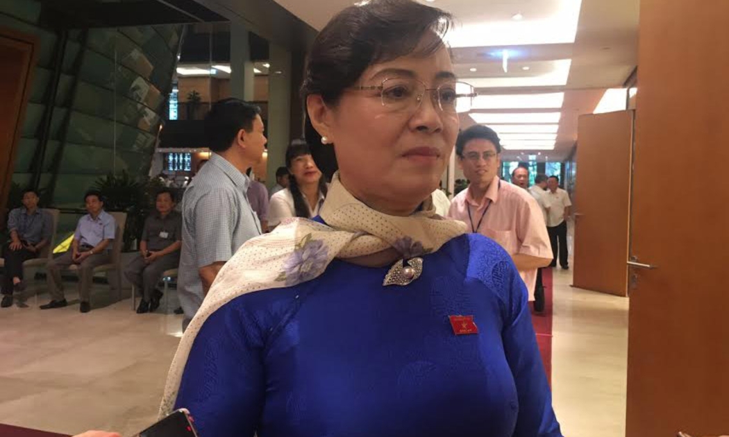 Phó bí thư Thành uỷ Tp.HCM - đại biểu Nguyễn Thị Quyết Tâm trao đổi với báo chí bên hành lang Quốc hội, sáng 13/6.