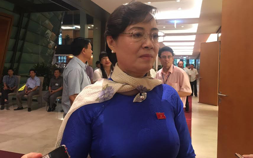 Phó bí thư Thành uỷ Tp.HCM - đại biểu Nguyễn Thị Quyết Tâm trao đổi với báo chí bên hành lang Quốc hội, sáng 13/6.