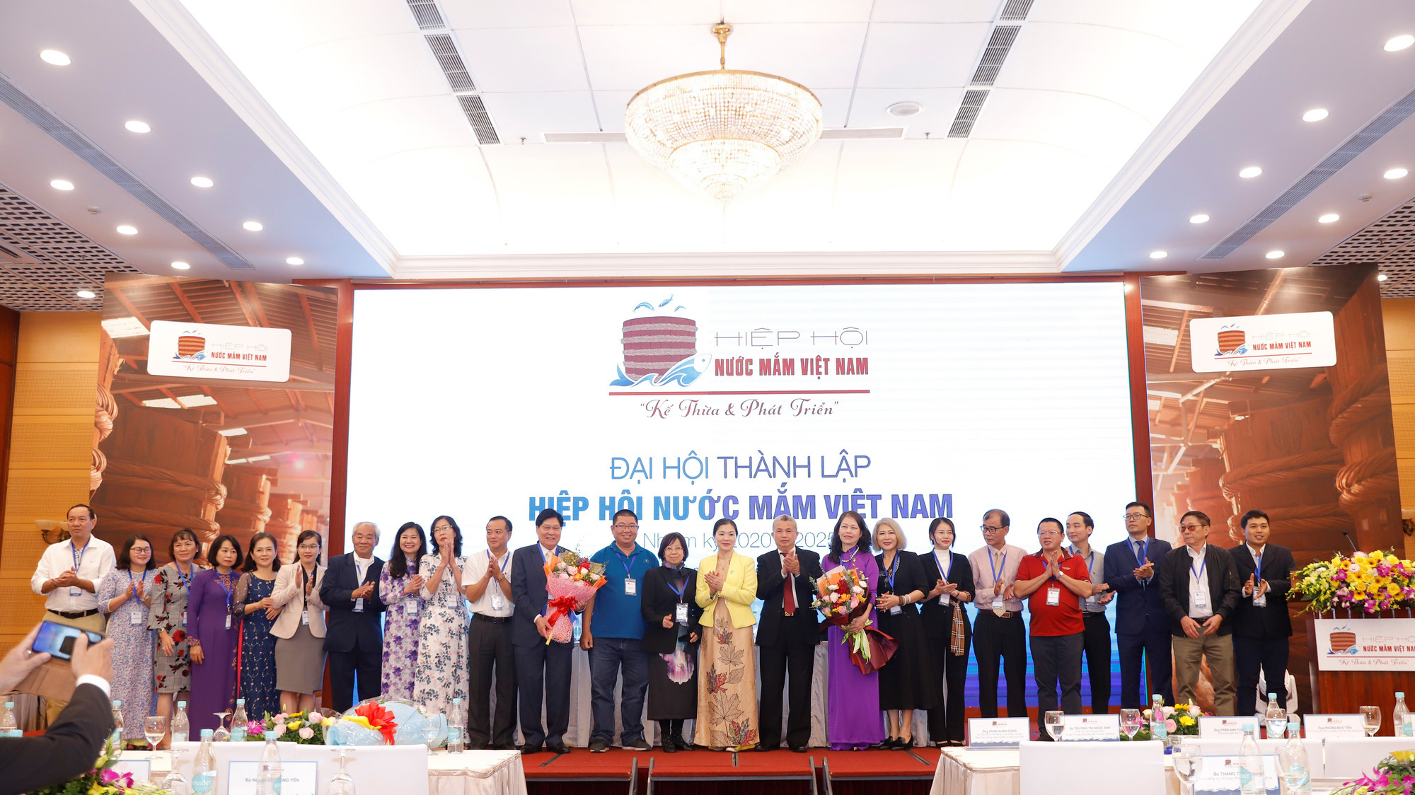 Ra mắt Ban chấp hành Hiệp hội Nước mắm Việt Nam nhiệm kỳ 2020 - 2025.