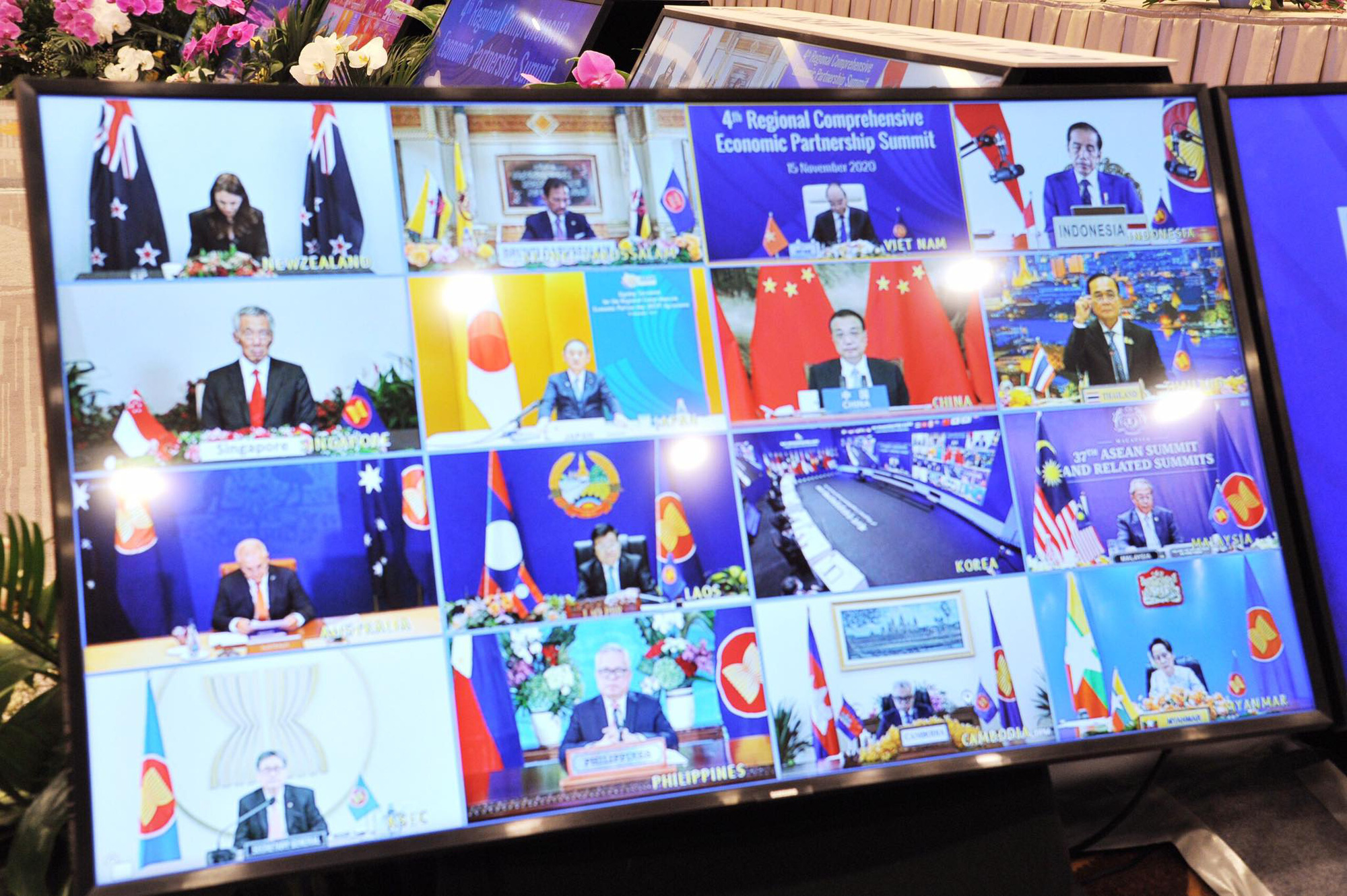 Hội nghị Thượng đỉnh RCEP lần thứ 4 tại Hà Nội