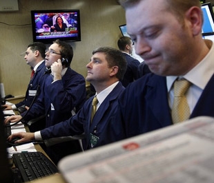 Các chỉ số chứng khoán Mỹ đã giảm điểm mạnh trong phiên giao dịch đầu tuần - Ảnh: Reuters.