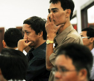 Sau năm 2007 thị trường lao dốc liên tục nên một số công ty chứng khoán và ngân hàng ngưng thực hiện hoạt động repo. Đến đầu năm 2009, cùng với việc bớt căng thẳng về vốn thì lãi suất được cải thiện, hoạt động repo được các công ty triển khai nhiều - Ảnh: AFP.