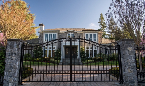 Lo sợ đại dịch, nhà giàu Mỹ đẩy mạnh tích lũy tài sản