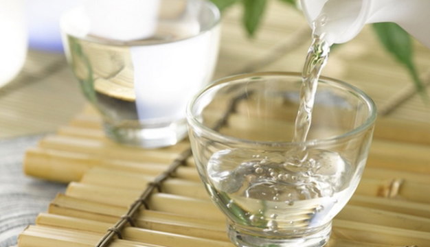 Bộ trưởng Bộ Công Thương yêu cầu tăng cường thực hiện chức năng quản lý 
nhà nước đối với hoạt động sản xuất, kinh doanh rượu, đặc biệt là rượu 
do dân tự nấu, tự chế biến, pha chế, rượu không rõ nguồn gốc, xuất xứ.