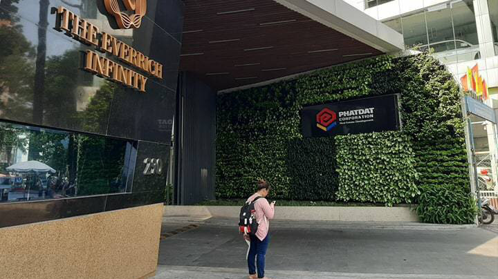 Toàn bộ cư dân được lấy ý kiến đều yêu cầu chủ đầu tư ngừng phân ô, kẻ vạch tại hầm xe và sẽ khởi kiện chủ đầu tư về việc bán quyền sử dụng tài sản là chỗ đỗ ôtô. 