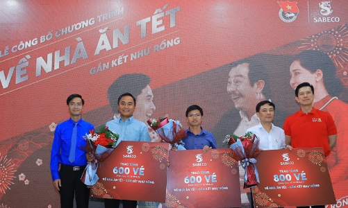 Sabeco trao tặng 2.000 vé máy bay và vé xe về quê ăn Tết