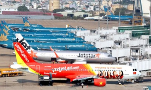 Quá tải chưa từng có, Chủ tịch Vietnam Airlines phải “lượn” trên trời