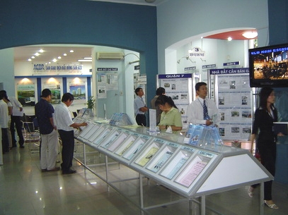 Chậm nhất ngày 25 hàng tháng, các sàn giao dịch phải nộp báo cáo về Bộ.