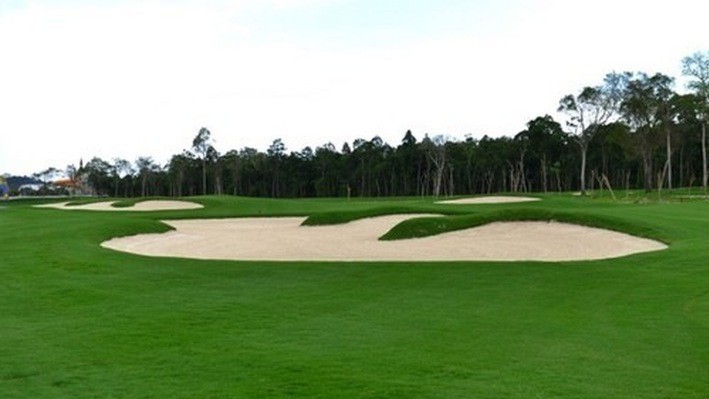 Dự kiến đến năm 2020, toàn quốc sẽ có gần 100 sân golf, được quy hoạch chủ yếu tại các khu vực đất có chất lượng kém, đất cát, đất chưa sử dụng, không sử dụng vào đất trồng lúa, đất màu, đất rừng phòng hộ, đất rừng đặc dụng… 