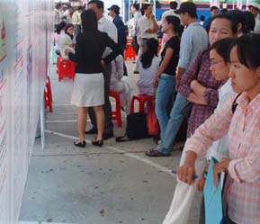 Nhu cầu tìm việc của người lao động hiện rất lớn.