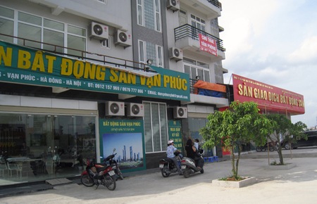 Khảo sát của Sở Xây dựng Hà Nội cho thấy, phần lớn giao dịch bất động sản trên địa bàn đều không qua sàn.