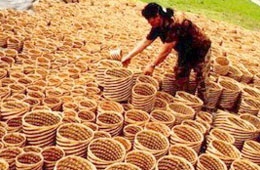 Hiện cả nước có trên 1.400 làng nghề thủ công mỹ nghệ, tạo việc làm cho khoảng 70.000 lao động.