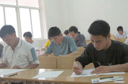 Nhiều lao động ở nông thôn đã học đi học lại tiếng Hàn nhiều lần.