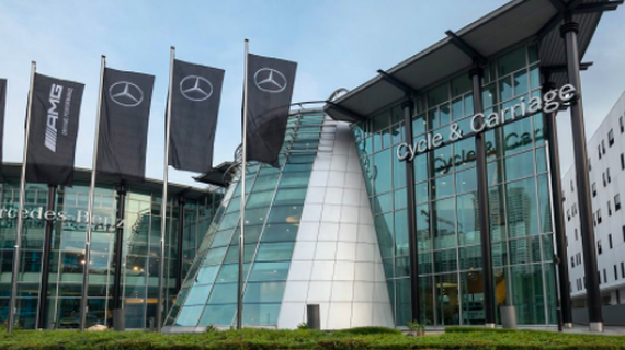 Tại Việt Nam, JC&C hiện cũng là cổ đông lớn của Công ty Cổ phần Ôtô Trường Hải (Thaco) với tỷ lệ sở hữu 25%, đồng thời nắm 23% của Công ty Cổ phần Cơ điện lạnh (REE).