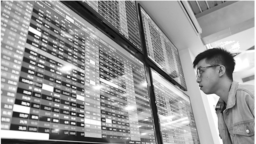 Về dài hạn, Ủy ban Chứng khoán Nhà nước yêu cầu HOSE và các đơn vị đẩy nhanh tiến độ đưa hệ thống mới sớm vào hoạt động