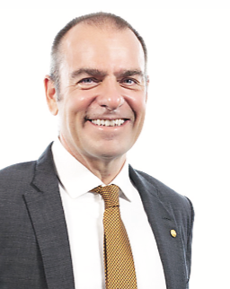 &Ocirc;ng Larry Madge Tổng Gi&aacute;m đốc C&ocirc;ng ty Bảo hiểm nh&acirc;n thọ Sun Life Việt Nam