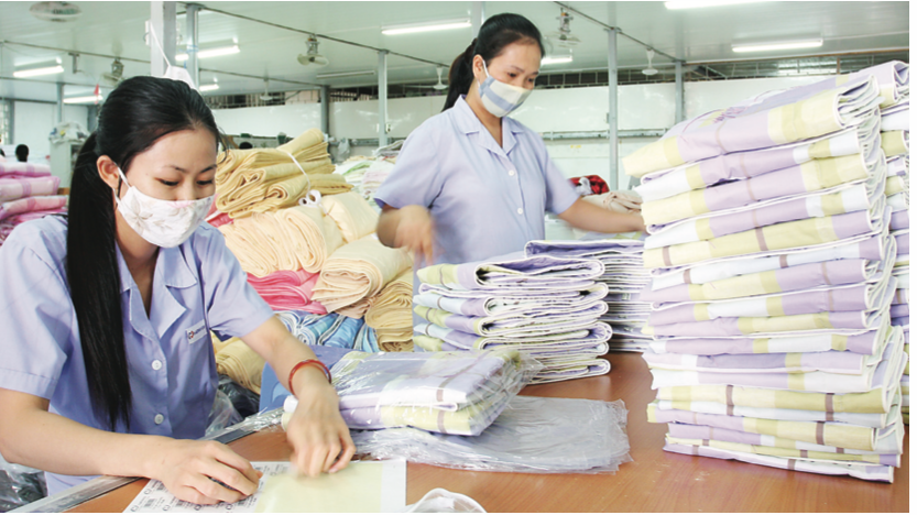 Khó khăn nhất của doanh nghiệp hiện nay là vẫn phải trả lương cho công nhân khi tạm dừng việc.