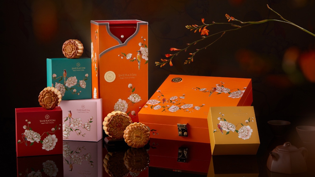 Bộ sưu tập bánh Trung thu chính thức bày bán tại quầy bánh ở tiền sảnh khách sạn từ 28/7 đến 13/9 và từ 9h đến 21h mỗi ngày.