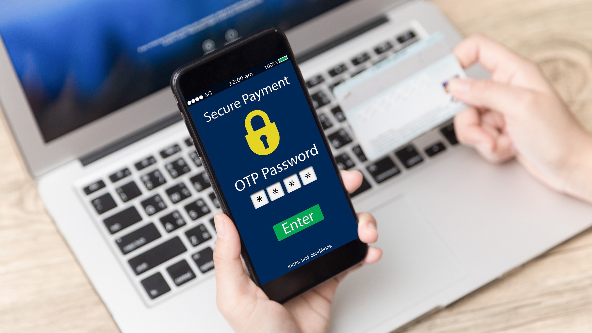 Khách hàng hoàn toàn được miễn phí khi cài đặt ứng dụng Vietcombank Smart OTP.