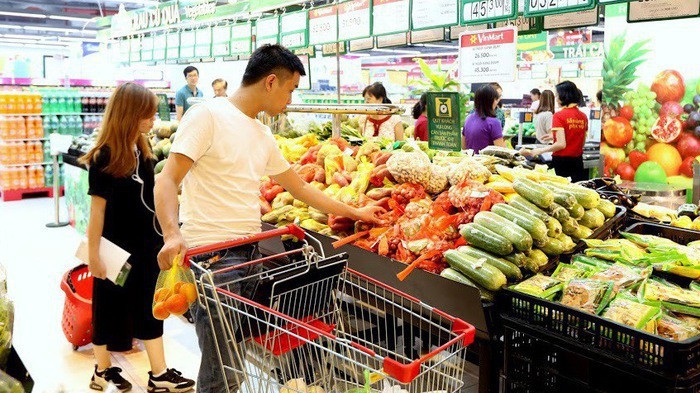 Phó thủ tướng yêu cầu Bộ Nông nghiệp và Phát triển nông thôn theo dõi sát diễn biến giá cả thị trường các mặt hàng nông sản, phối hợp với Bộ Công Thương cân đối cung cầu các mặt hàng nông sản thiết yếu cho tiêu dùng nhằm ổn định thị trường.