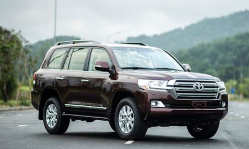 Ninh Bình hủy nhận 3 xe sang doanh nghiệp tặng