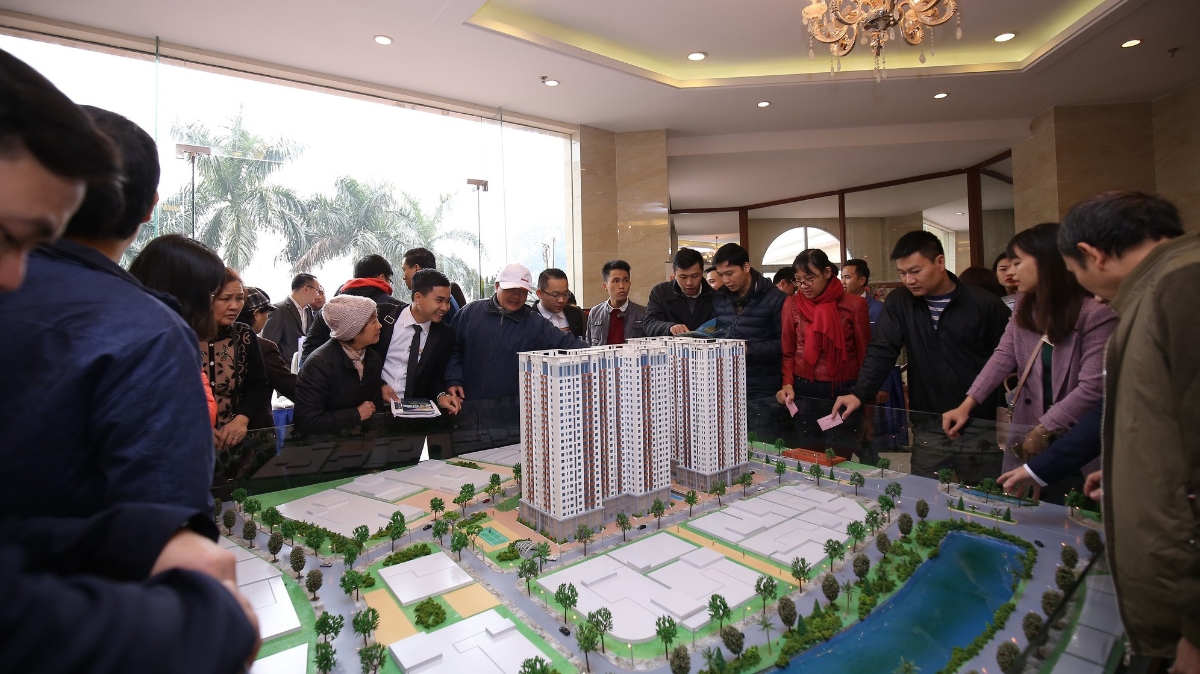 Hàng trăm khách hàng đã tham gia lễ mở bán dự án Sky Central hôm 23/12.