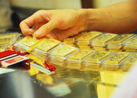 Phiên đấu thầu vàng miếng thứ 67, Ngân hàng Nhà nước cho biết, chỉ bán 
được 11.300 lượng vàng trong tổng số 15.000 lượng vàng miếng được chào 
thầu.