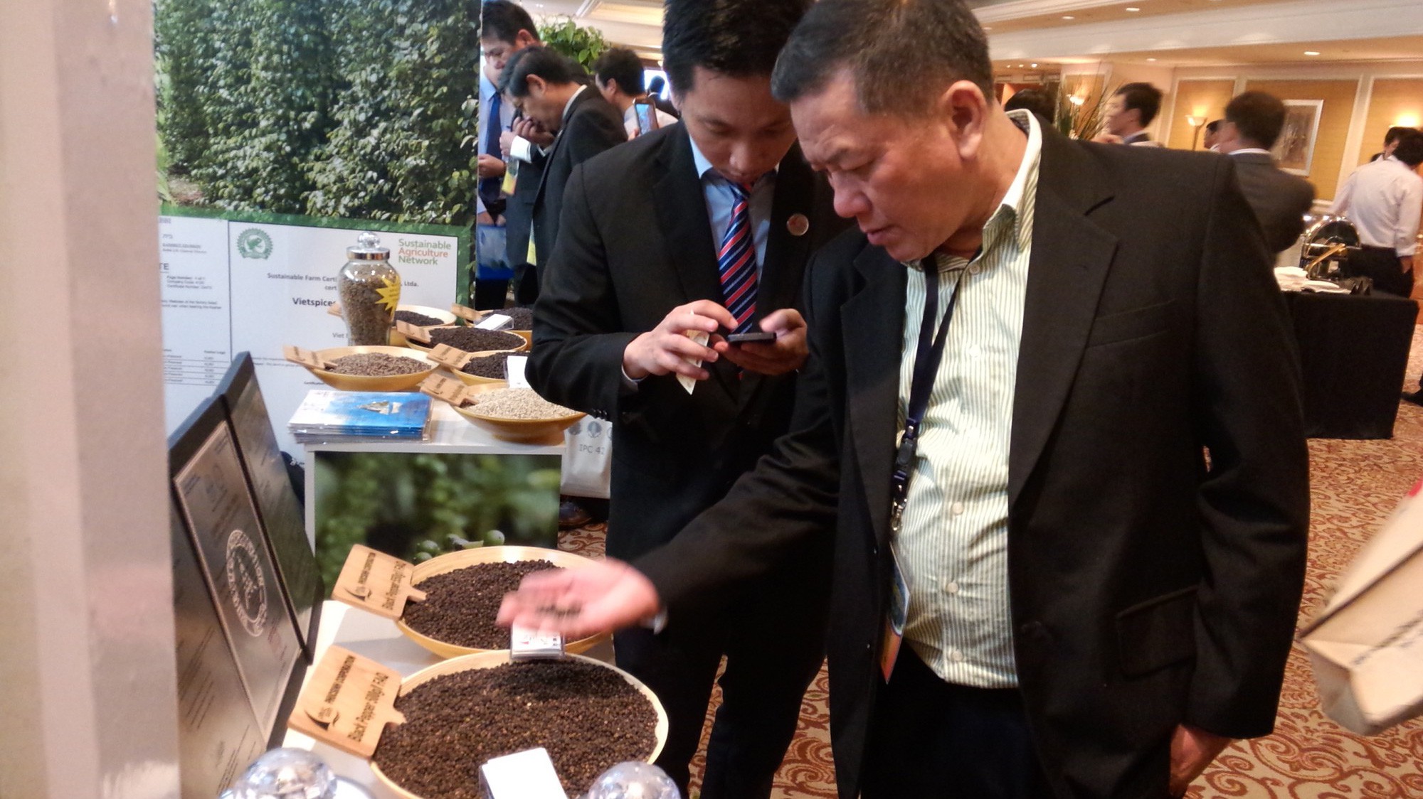 Hiểu một cách “nôm na”, Sở GDHH cũng tương tự như Sở giao dịch chứng khoán.