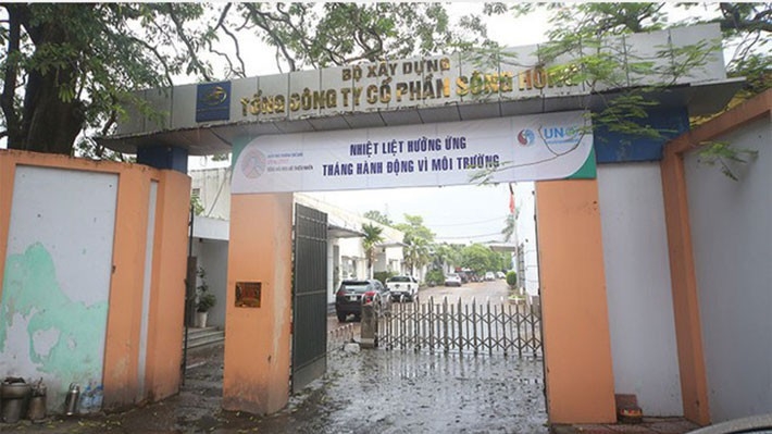 Lỗ lũy kế đến 31/12/2018 của Tổng công ty cổ phần Sông Hồng là âm 908 tỷ đồng, vốn chủ sở hữu âm 581 tỷ đồng, nợ phải trả ngắn hạn là 1.145 tỷ đồng,