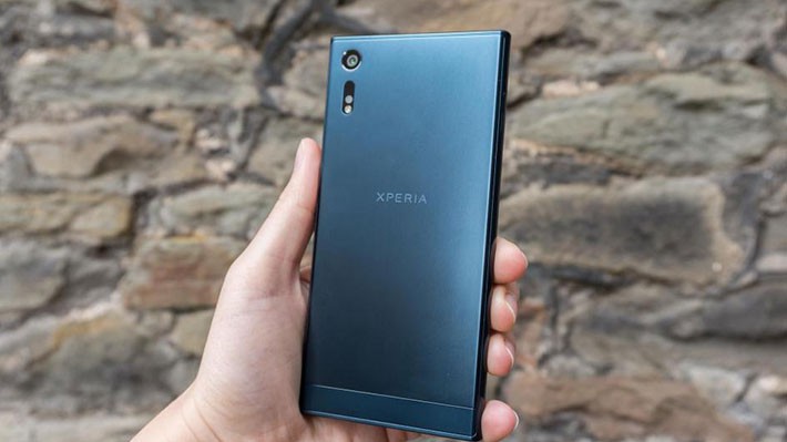 Đến giữa 2019, thương hiệu điện thoại Sony không còn nằm trong danh mục điện thoại trên hai hệ thống bán lẻ thiết bị di động có thị phần lớn nhất ở Việt Nam.