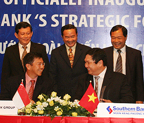 Hai ngân hàng đã cùng ký đơn trình Ngân hàng Nhà nước Việt Nam cho phép tăng tỷ lệ đầu tư của UOB vào Southern Bank lên 20%.