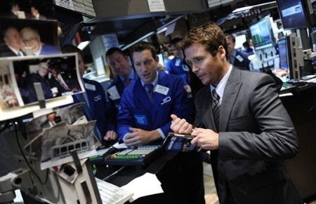 Đáng chú ý trong ngày, chỉ số Dow Jones có lúc đã vượt ngưỡng 13.000 điểm lần đầu tiên từ tháng 5/2008.