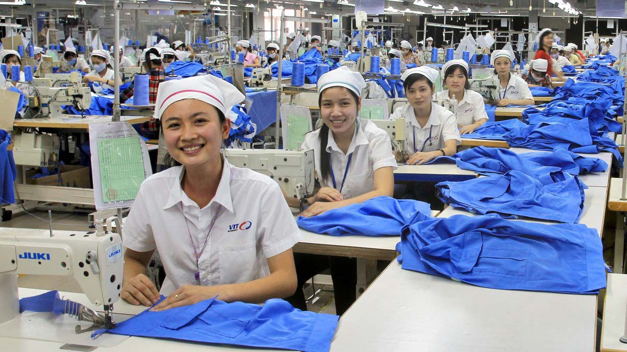 Hoạt động sản xuất đang duy trì mạnh mẽ và sẽ đạt mức tăng trưởng 2 con số trong năm 2018 với sự hỗ trợ của dòng vốn FDI và nhu cầu lớn từ mặt hàng điện tử trên toàn cầu.
