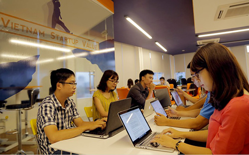 Theo VINASA, điều 292 Bộ luật Hình sự 2015 đang gây tâm lý hoang mang, lo lắng và tạo thành một làn sóng phản đối mạnh mẽ đặc biệt là từ cộng đồng khởi nghiệp.<br>