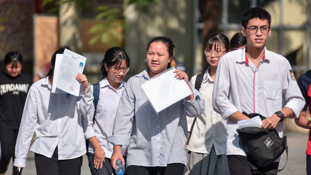 Từ ngày 15/11/2020, sinh viên sư phạm được nhà nước hỗ trợ tiền đóng học phí và được hỗ trợ 3,63 triệu đồng/tháng để chi trả chi phí sinh hoạt trong thời gian học tập.