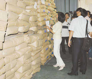 Gần 17 tấn trong số sữa bột trên đã được bán cho Công ty Cổ phần Sữa Hà Nội. 