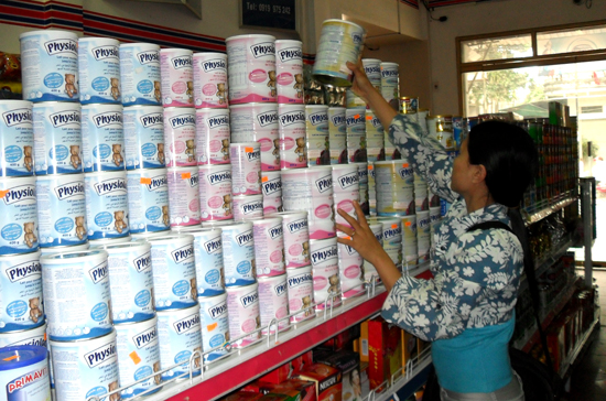 Giá sữa được dự báo còn đứng ở mức cao.