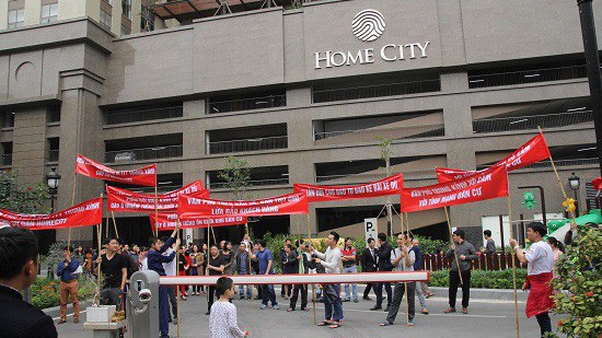 Dự án Home City Trung Kính của Văn Phú Invest bị người dân phản đối vì không thông tin rõ ràng về quy hoạch.