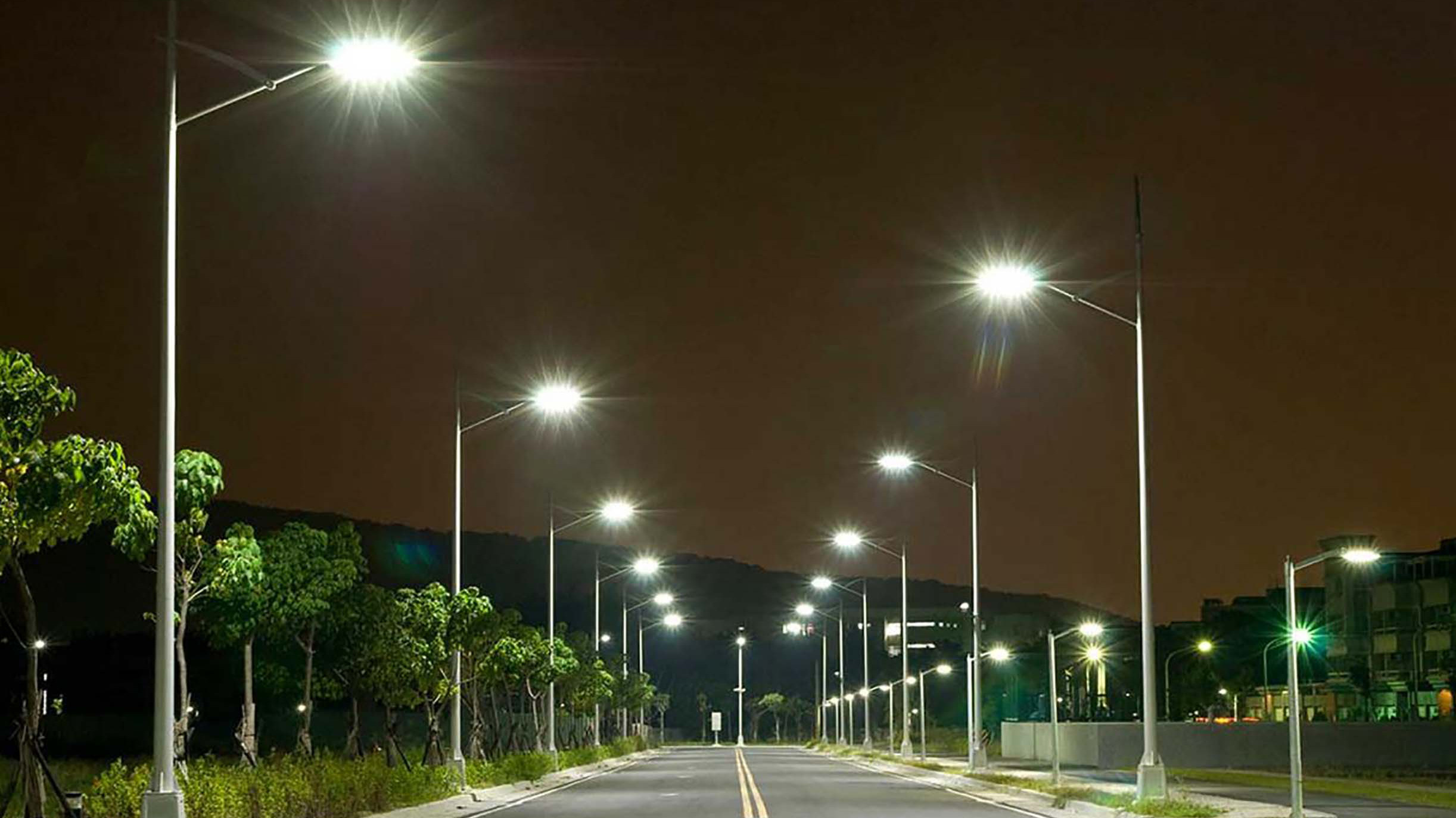 Sử dụng công nghệ thông minh cho hệ thống đèn đường trên một nền tảng mở