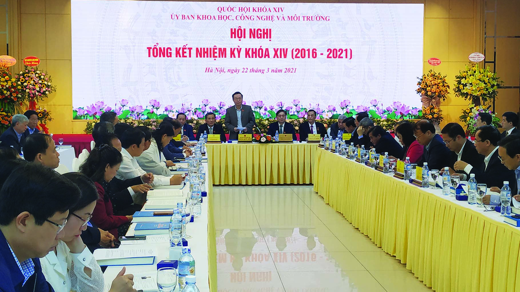 Các ý kiến tại hội nghị đều nhấn mạnh trong nhiệm kỳ vừa qua, Ủy ban khoa học công nghệ - Môi trường Quốc hội đã thực hiện khối lượng công việc rất lớn.