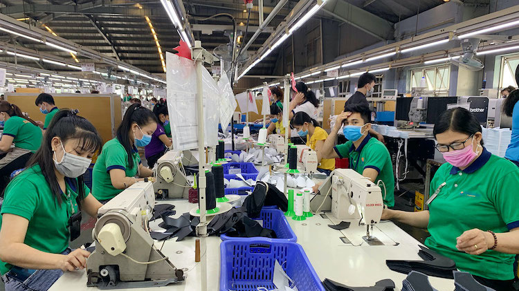 Nội dung của Chương trình gồm 3 nhóm: Nhóm hoạt động cung cấp thông tin pháp lý; nhóm hoạt động bồi dưỡng kiến thức pháp luật; nhóm hoạt động tư vấn pháp luật cho doanh nghiệp nhỏ và vừa.