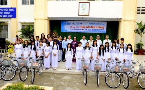 Định hướng lâu dài của DHG Pharma là phát triển các sản phẩm công
 nghệ sinh học, liên kết nghiên cứu với các viện, trường, chuyển giao đề
 tài, mua công thức độc quyền.