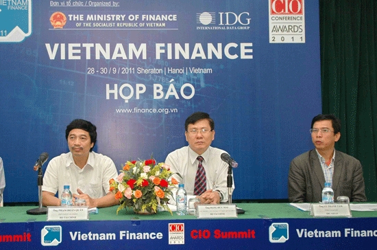 Buổi họp báo về triển lãm Tài chính Việt Nam 2011 (Vietnam Finance 2011) - Ảnh: Mạnh Vỹ.