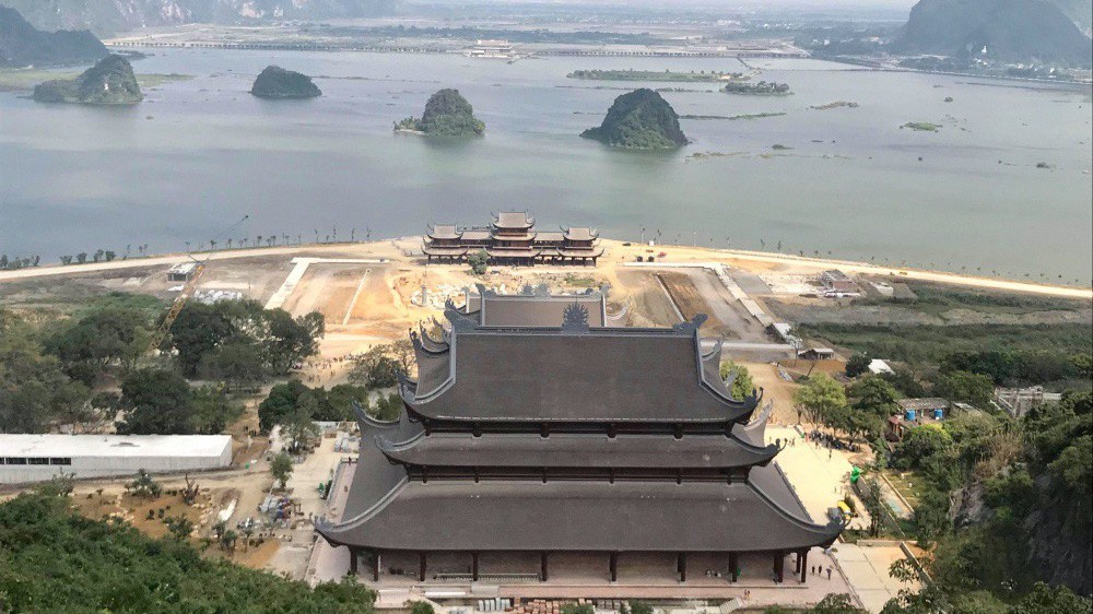 Khu Du lịch Quốc gia Tam Chúc (Hà Nam).  