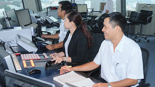 Kiểm soát viên không lưu tại sân bay Tân Sơn Nhất.